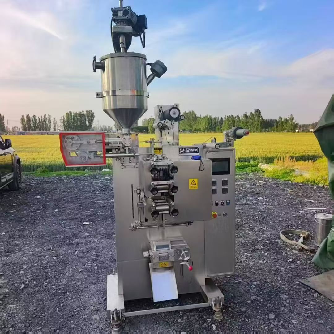 转让二手液体包装机 一台成都经纬产三边封液体酱料包装机