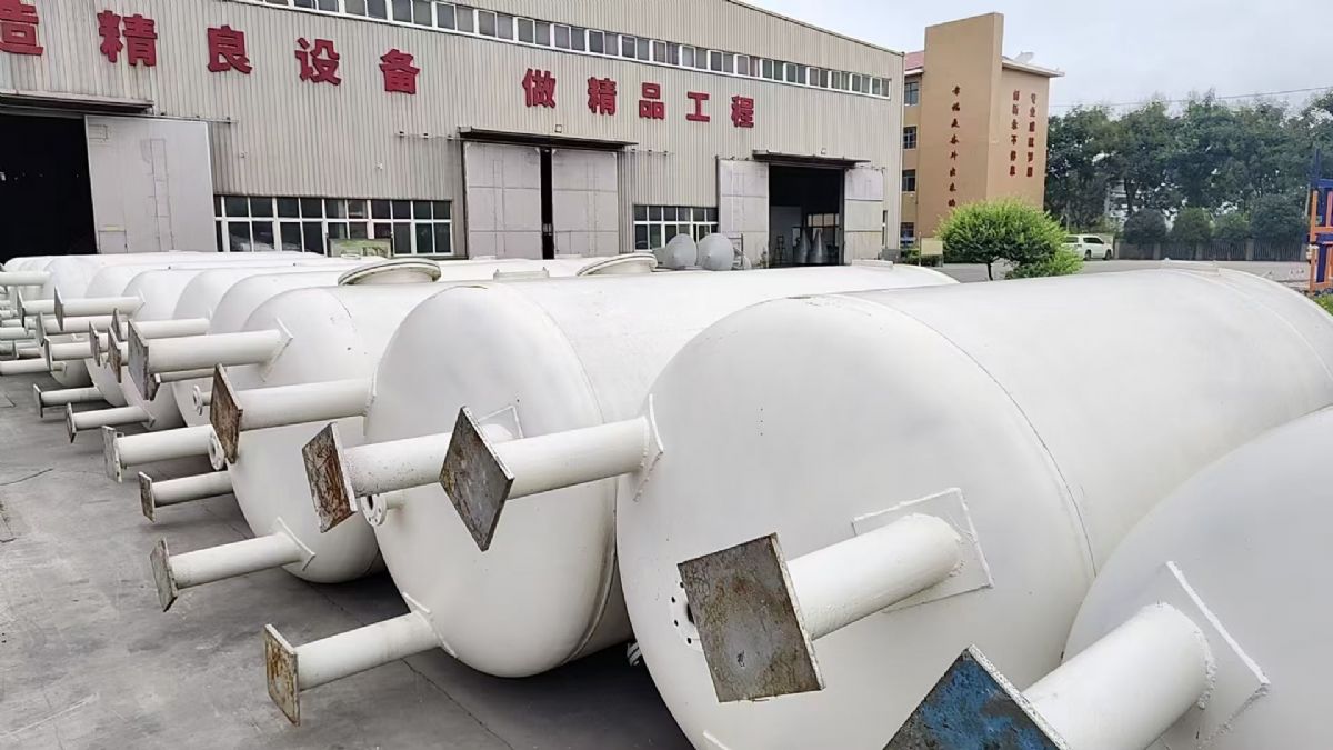 转让二手离子交换柱 32台1200X4200型离子交换柱