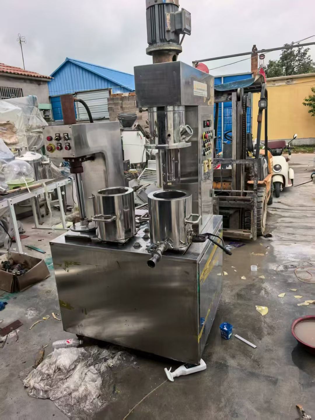 转让二手行星搅拌机 一台容积8升配套压料机双行星搅拌机