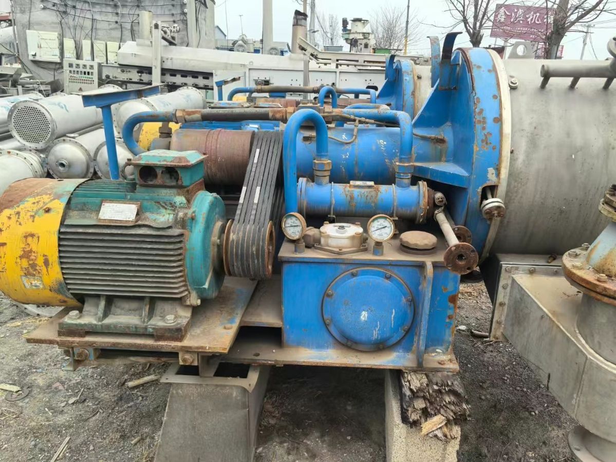 转让二手推料离心机 两台630型材质316L双级活塞推料离心机