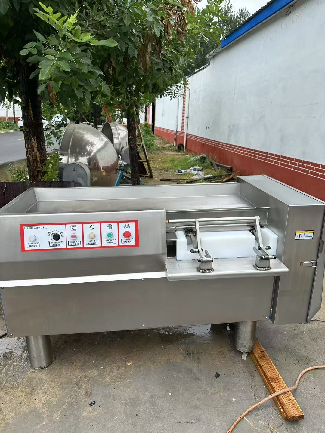 转让二手三维切丁机 一台TP-600型冻肉三维切丁机