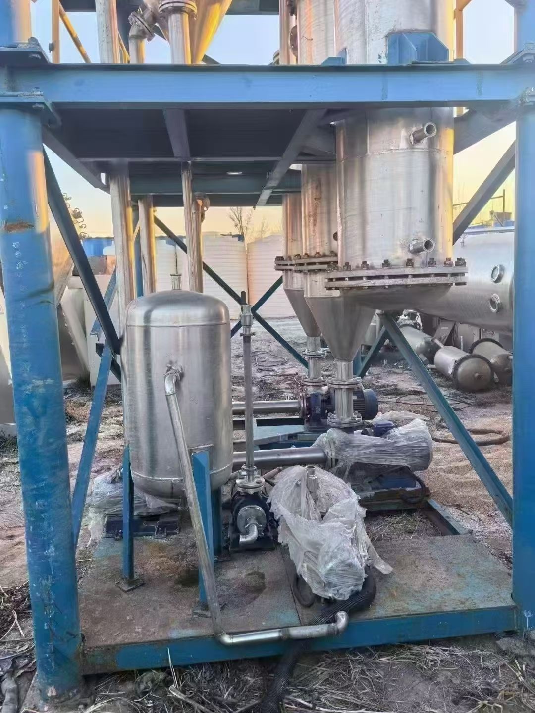 转让二手强制循环蒸发器 一套300升撬装式材质316强制循环蒸发器