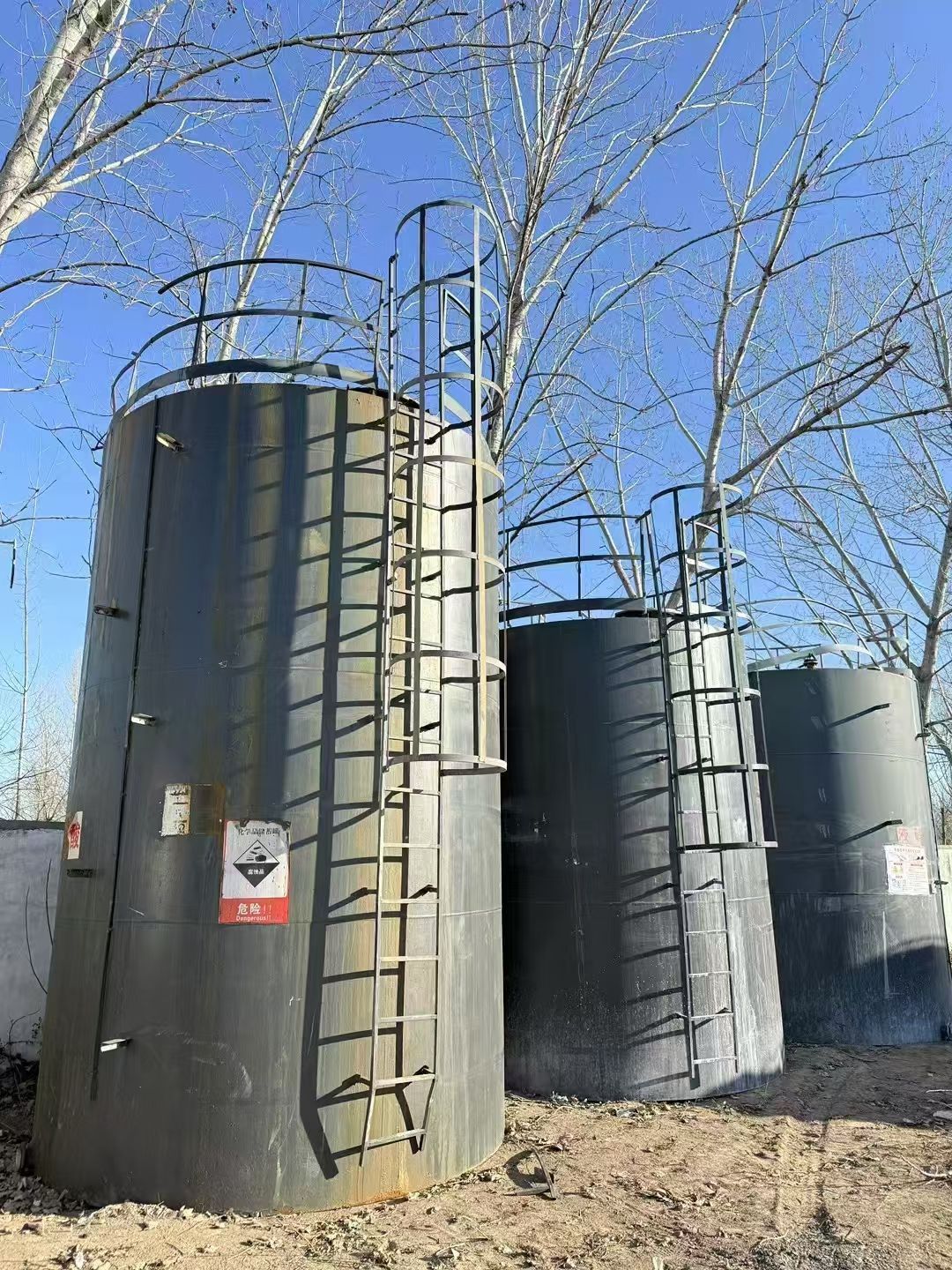 转让二手衬塑刚储罐 三台容积38立方立式内衬塑刚储罐
