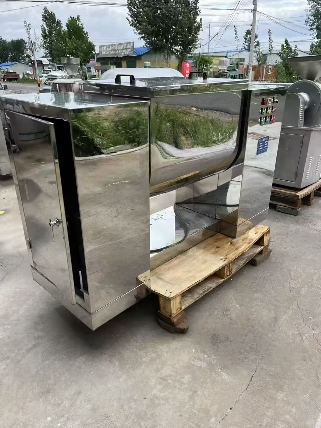 转让二手槽型混合机 一台容积300升制药级不锈钢槽型混合机