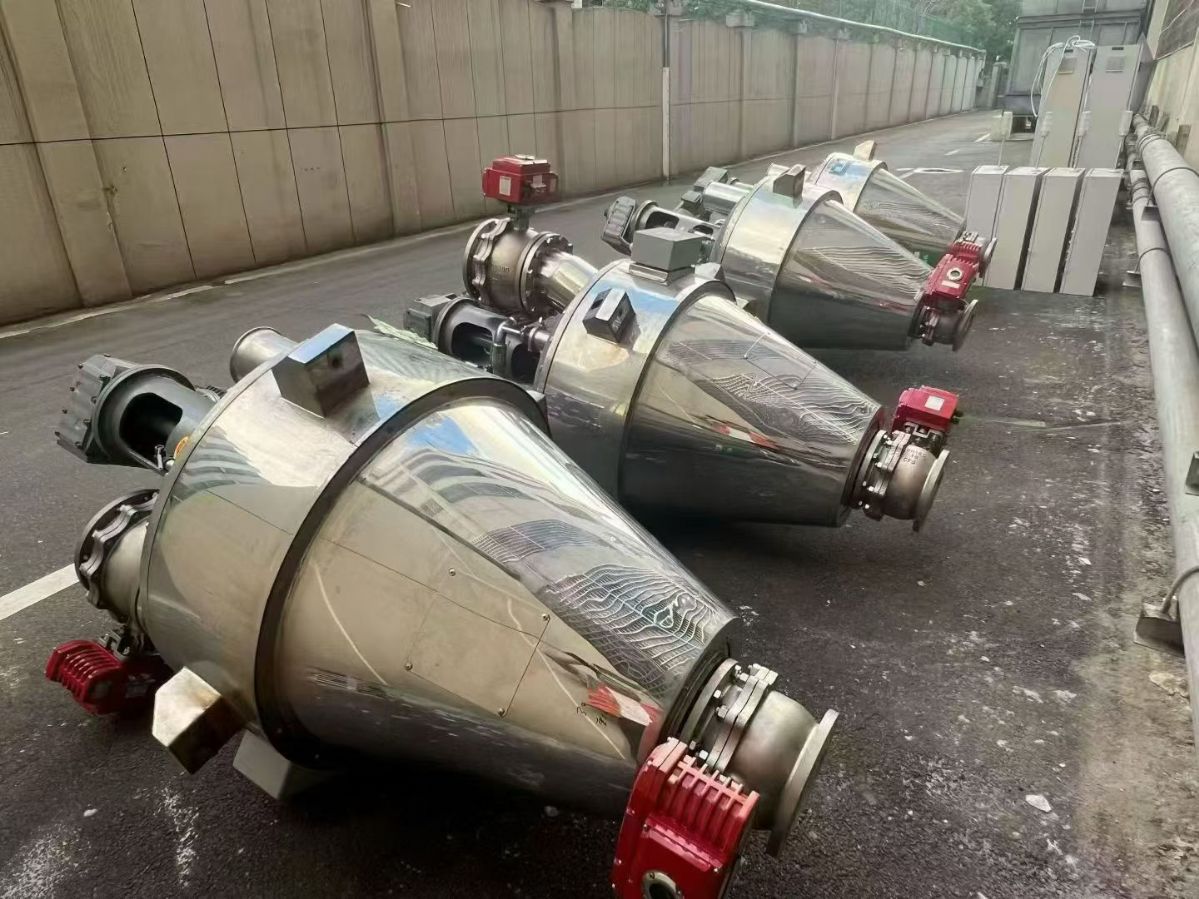 转让二手单锥干燥机 四台容积200升食品级单锥螺带真空干燥机