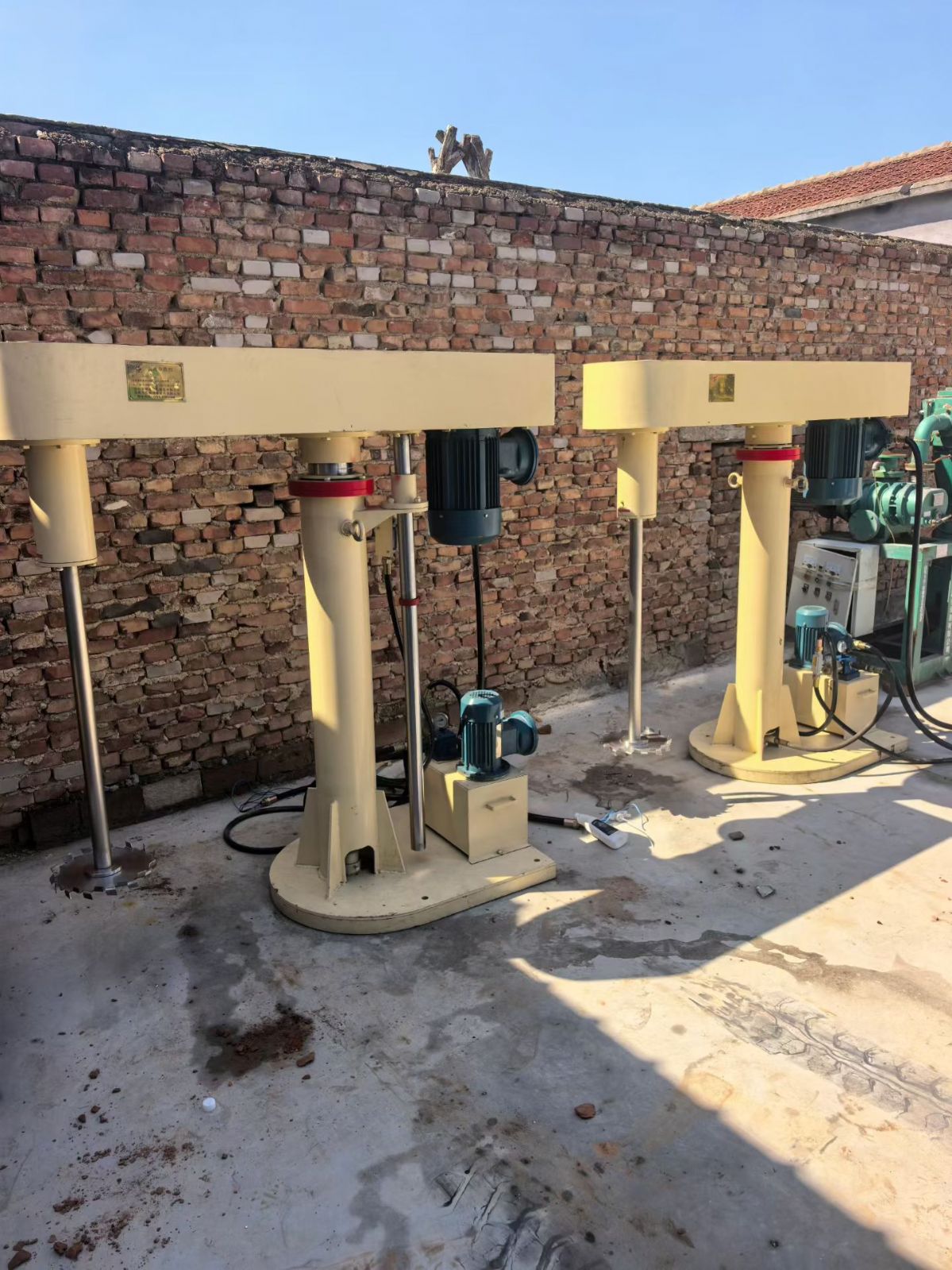 转让二手高速分散机 两台功率5.5千瓦全防爆变频高速分散机