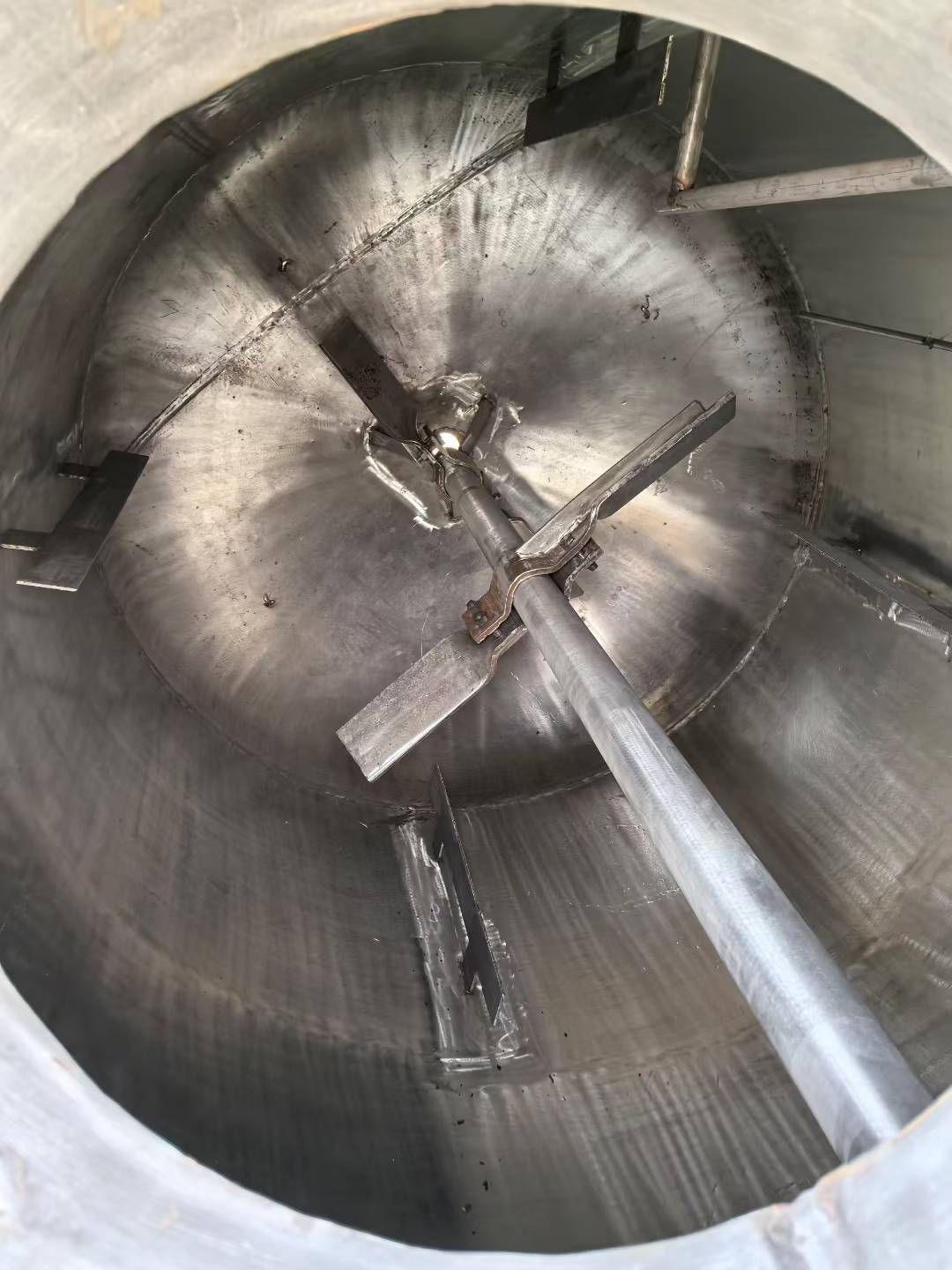 转让二手不锈钢反应釜 两台容积5立方壁厚25mm高压不锈钢反应釜