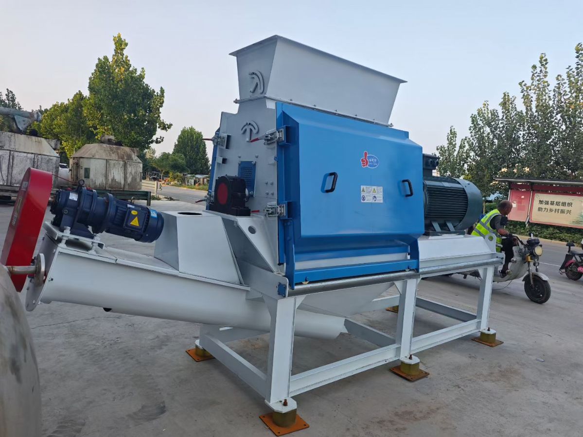 转让二手木材粉碎机 一台功率132千瓦加重型高效木材粉碎机