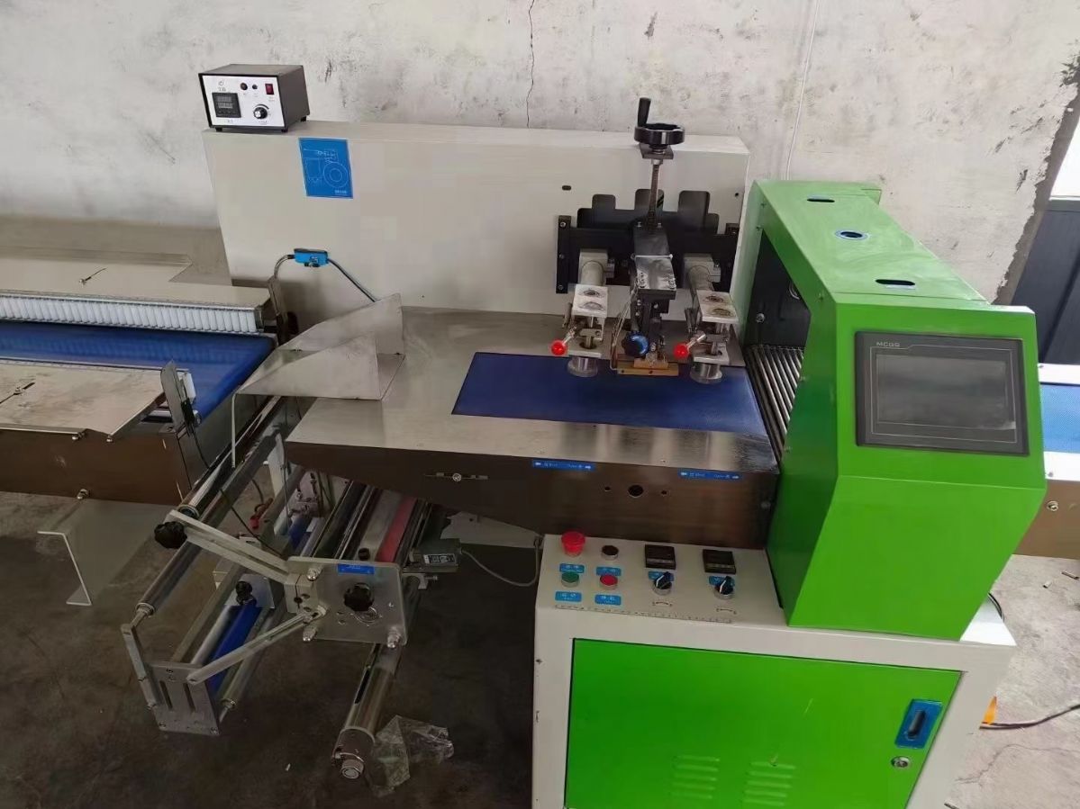 转让二手枕式包装机 两台600型全自动枕式包装机