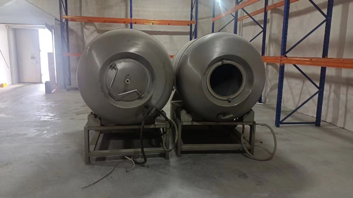 转让二手真空滚揉机 两台容积2000L诸城产变频真空滚揉机