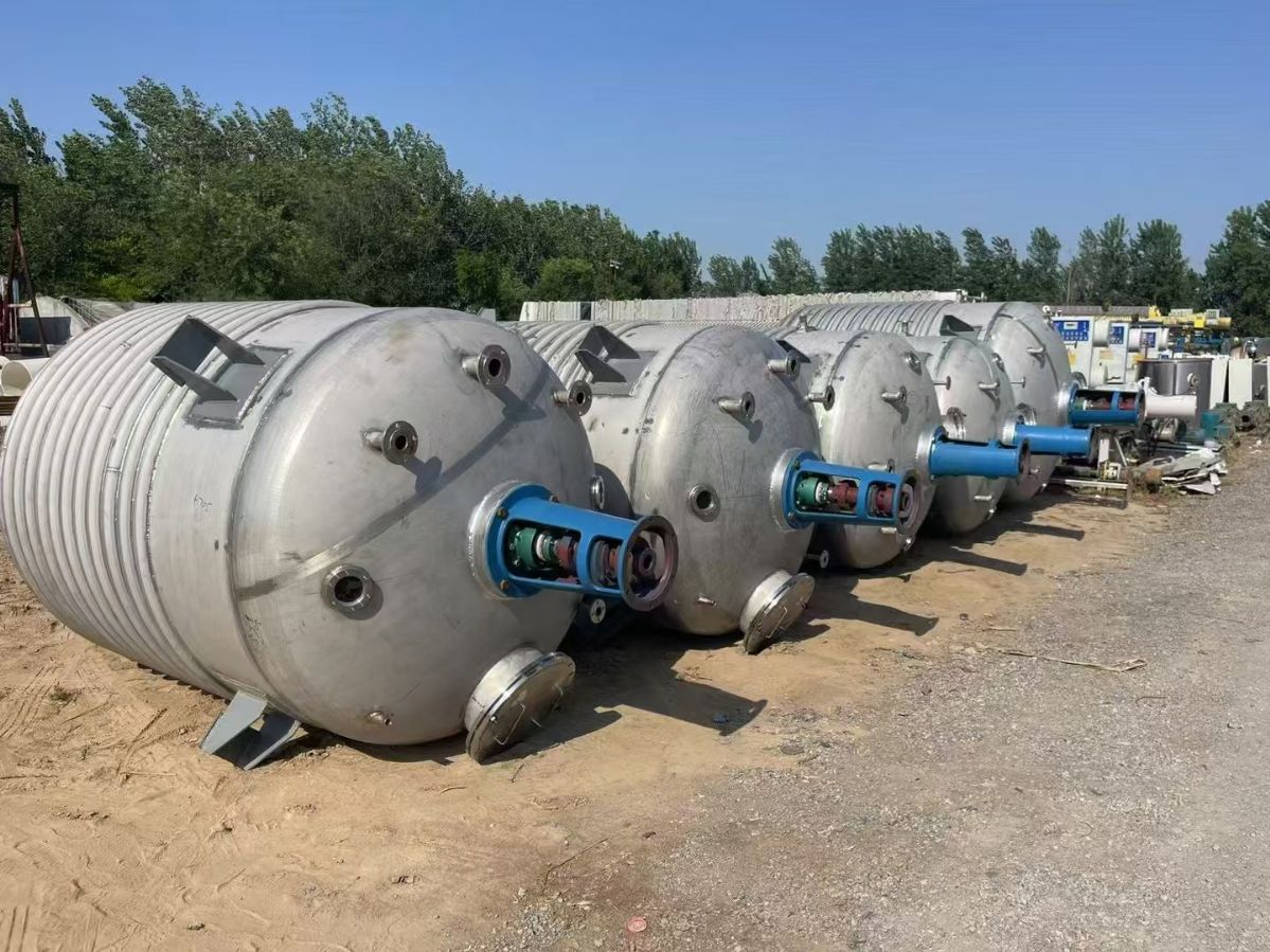 转让二手不锈钢反应釜 容积5立方-10立方外盘管全不锈钢反应釜