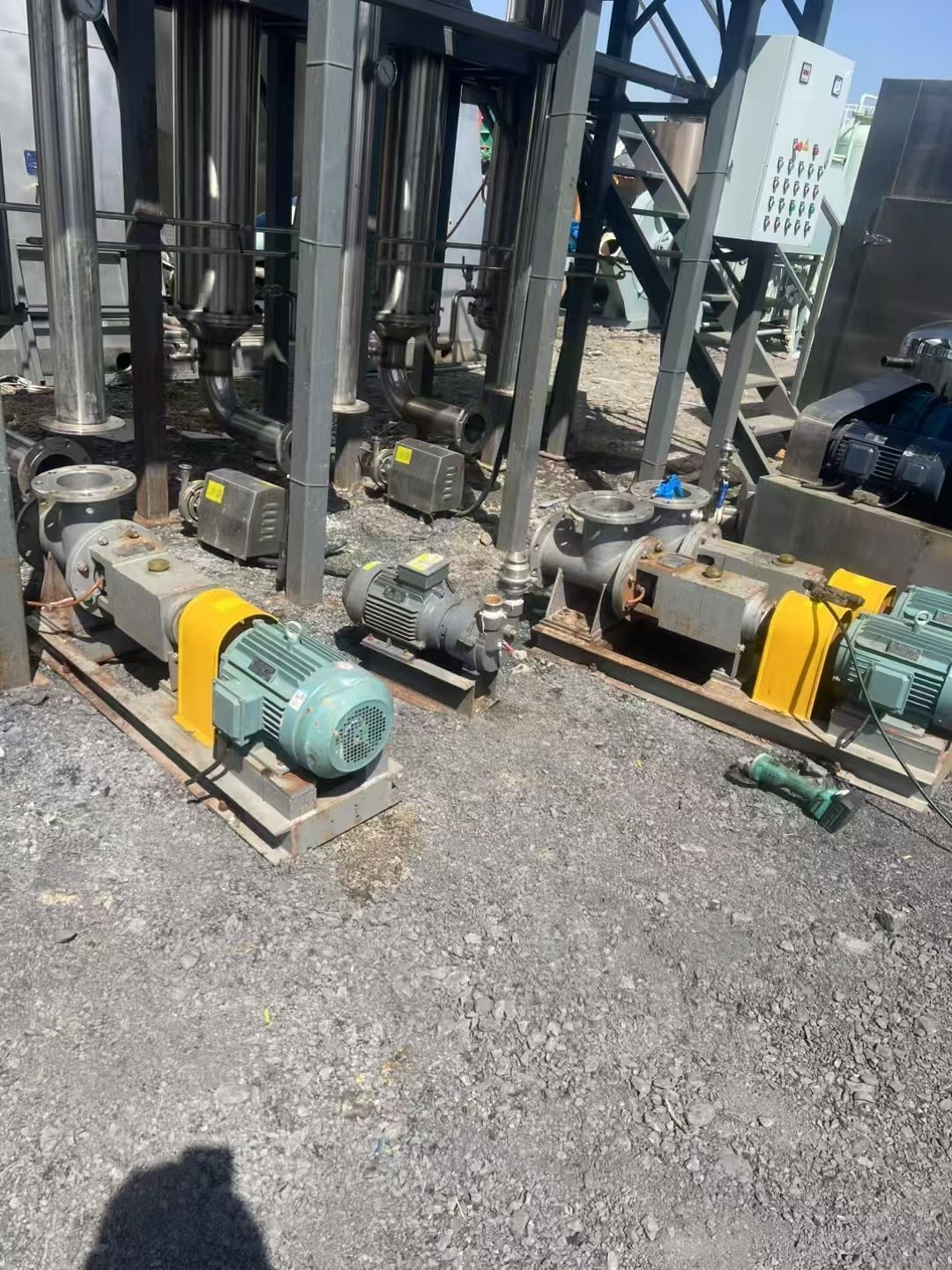 转让二手强制循环蒸发器 一套容积500升三效强制循环蒸发器