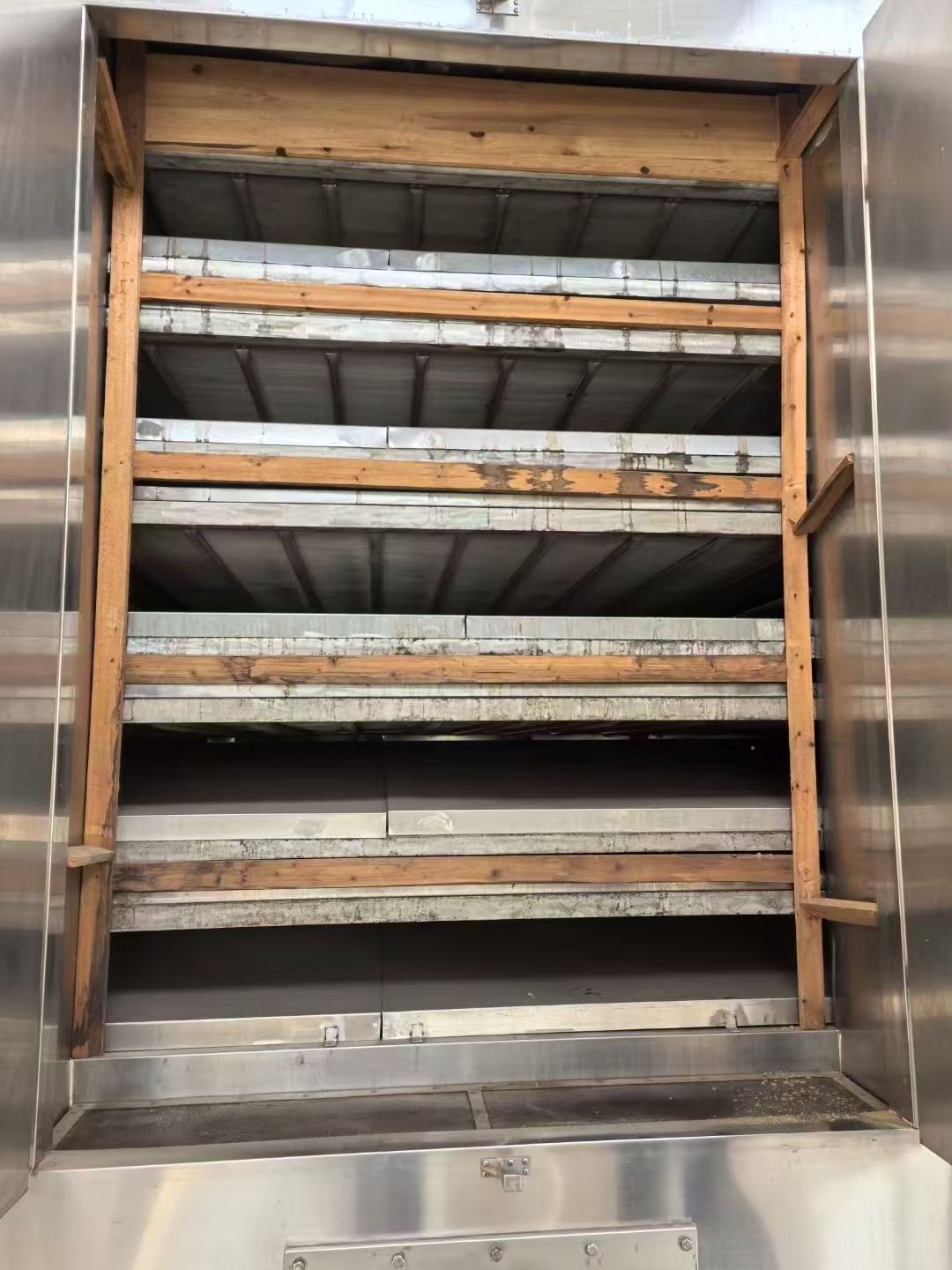 转让二手网带烘干机 一台长度12米5层蒸汽加热网带式烘干机