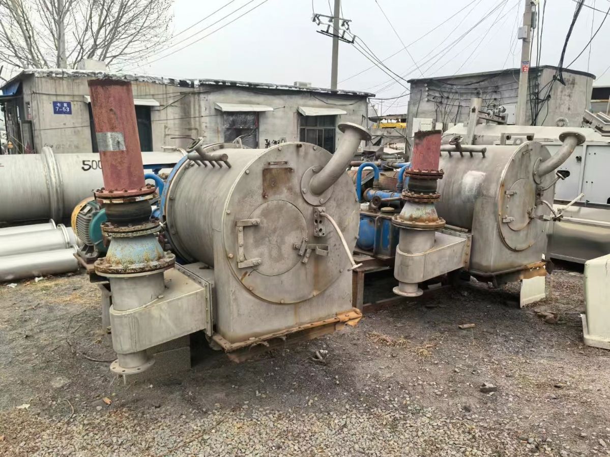 转让二手推料离心机 两台630型材质316L双级活塞推料离心机