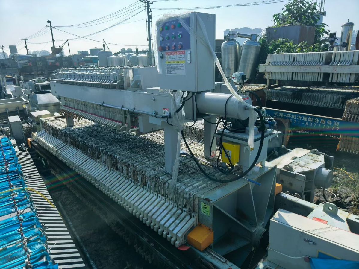 转让二手厢式压滤机 一台面积40平方景津产自动拉板厢式压滤机