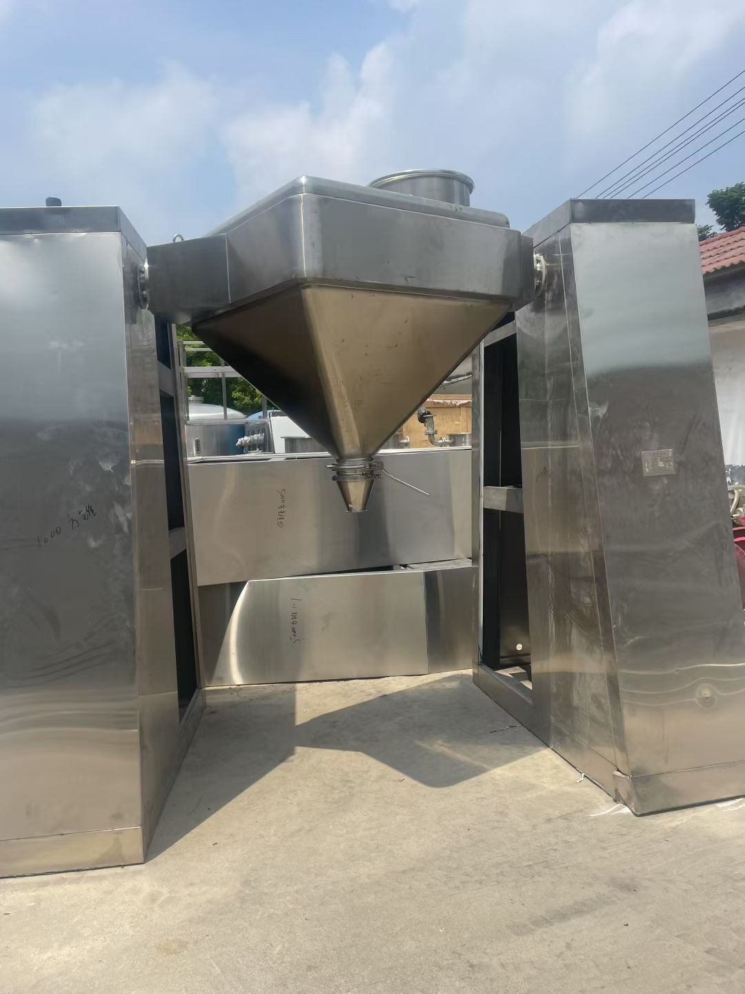 转让二手方锥混合机 一台容积1000升材质316方锥式混合机