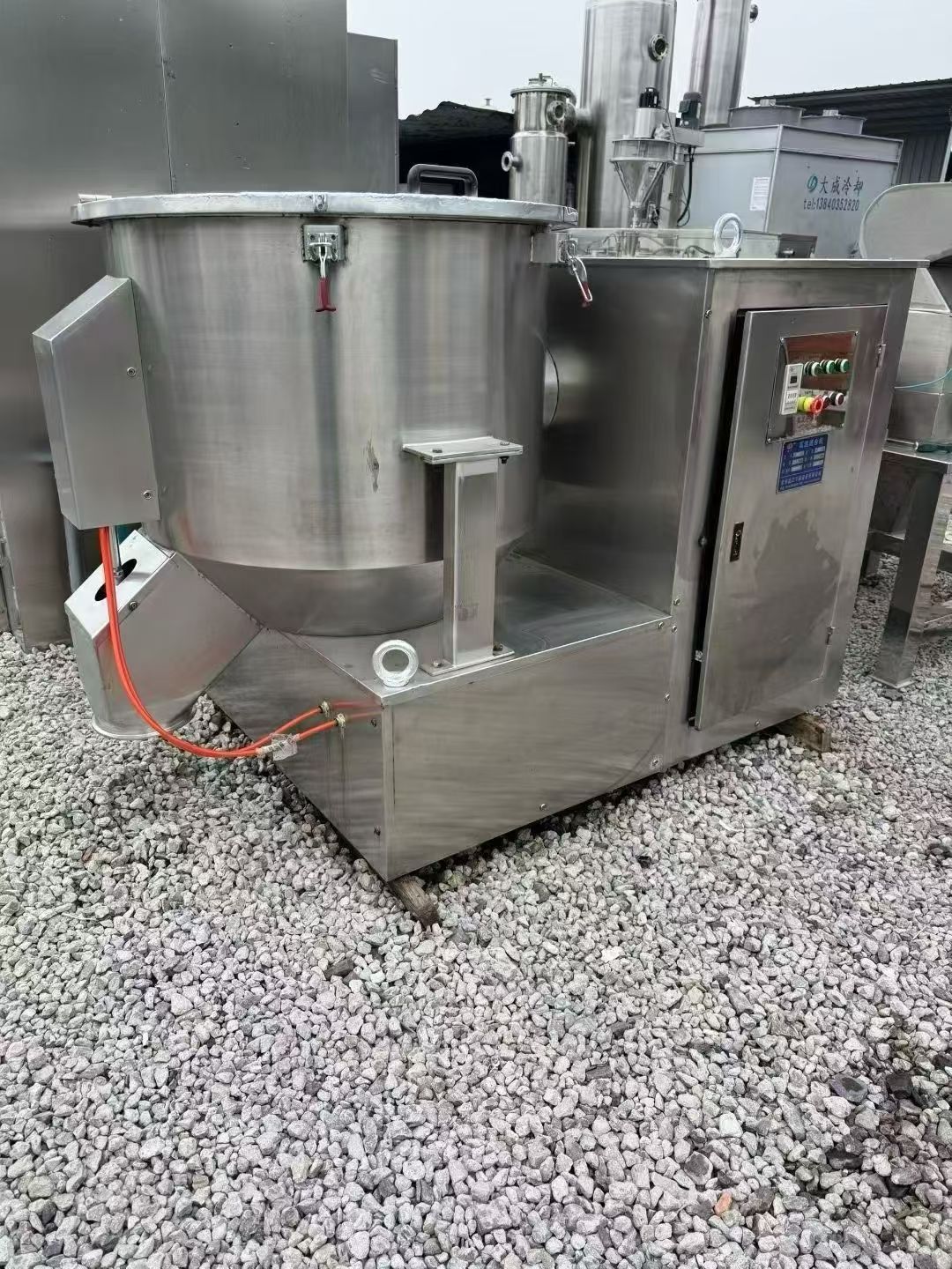 转让二手高速混合机 一台容积500升食品级带飞刀立式高速混合机