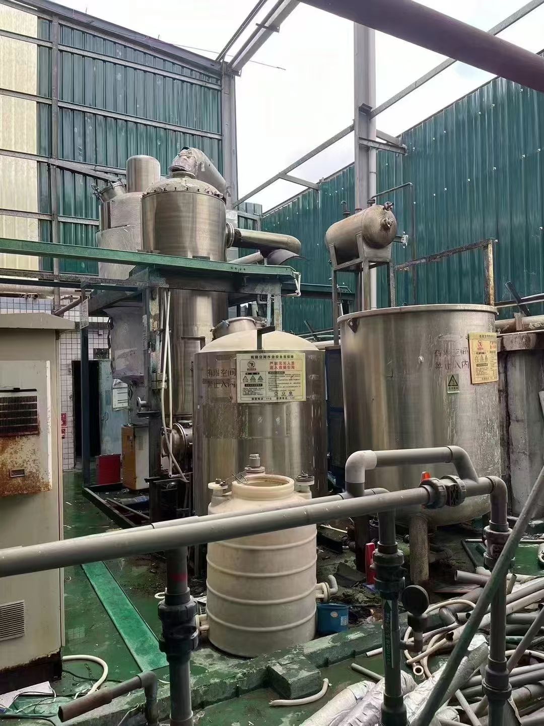 转让二手MVR蒸发器 一套处理量1吨材质316L撬装式MVR蒸发器