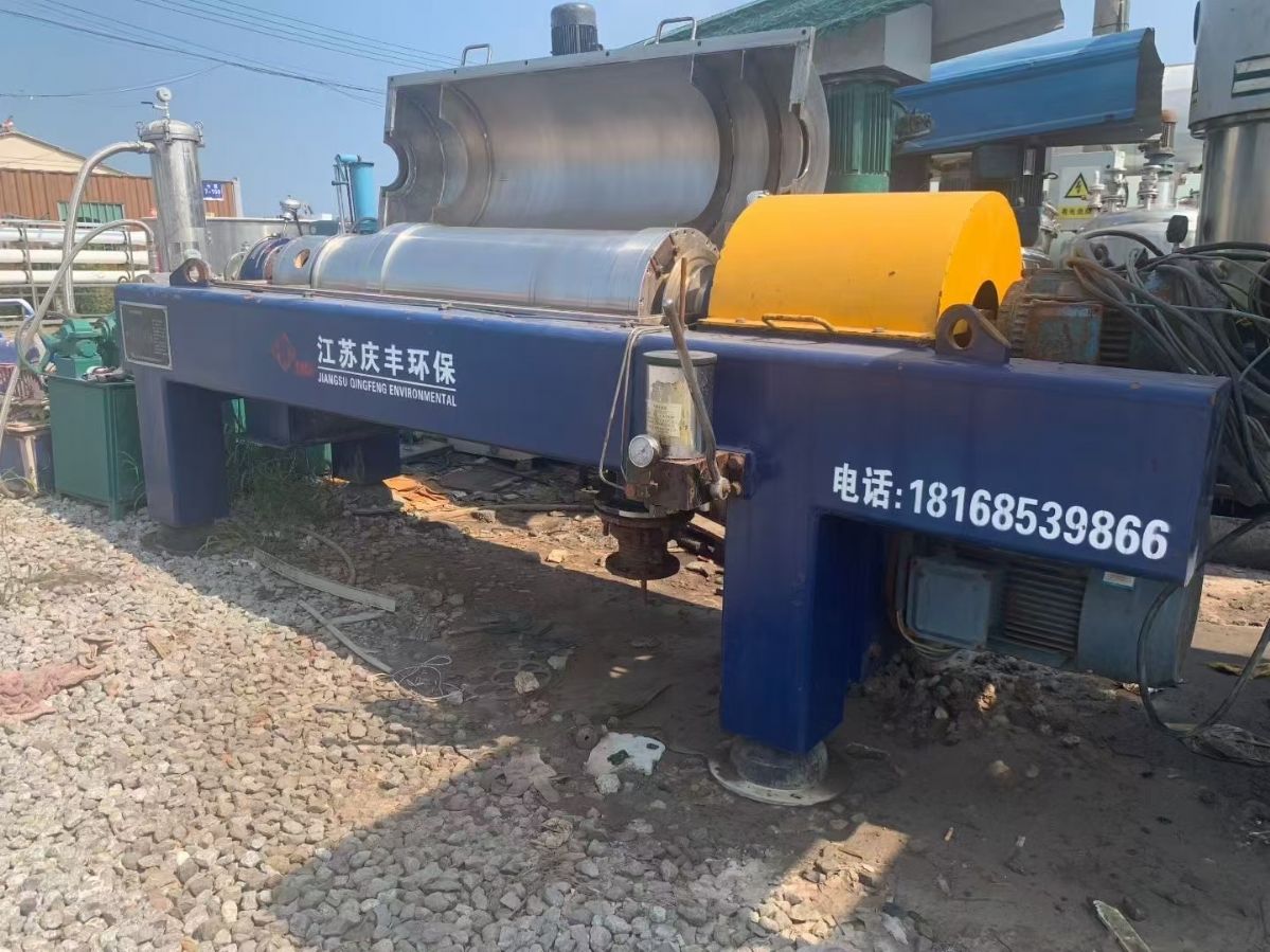 转让二手卧螺离心机 两台350型材质2205双相刚卧螺沉降离心机