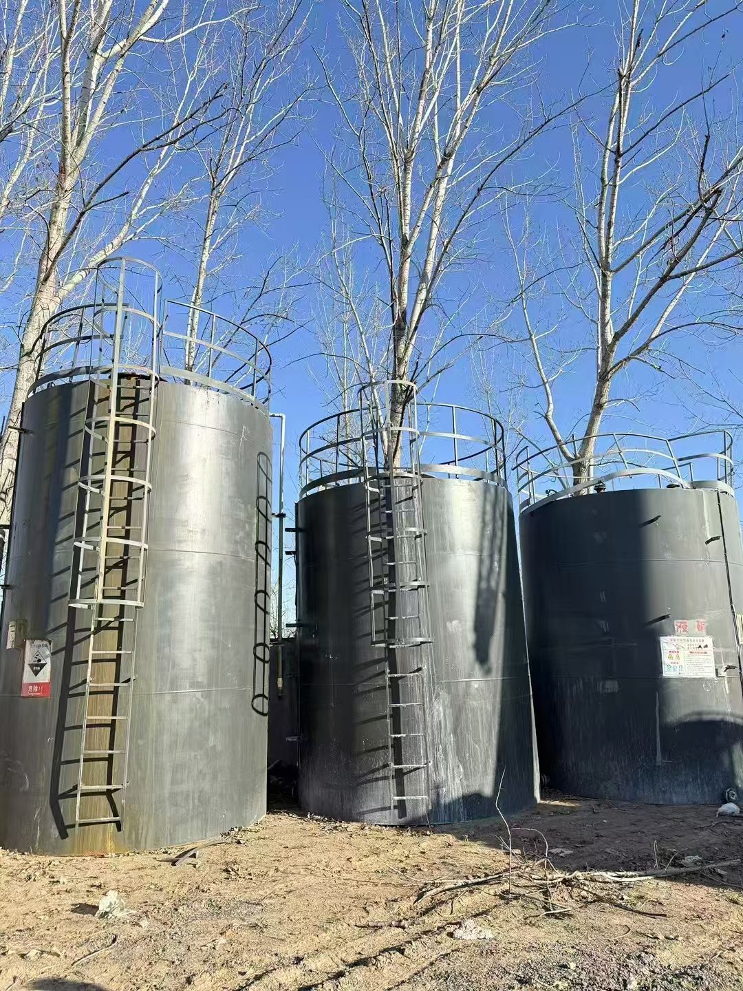 转让二手衬塑刚储罐 三台容积38立方立式内衬塑刚储罐