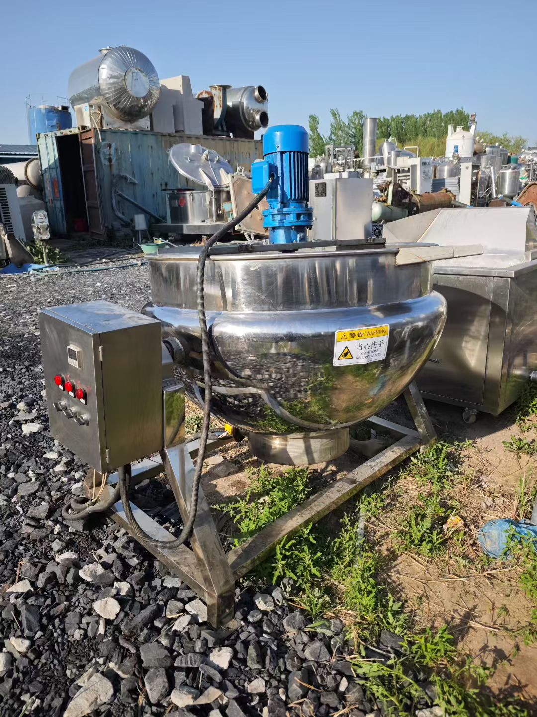 转让二手搅拌夹层锅 一台容积500升电加热倾斜搅拌夹层锅