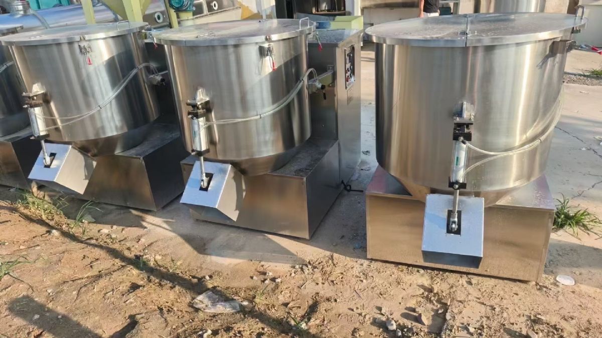 转让二手高速混合机 三台容积500升食品级立式高速混合机