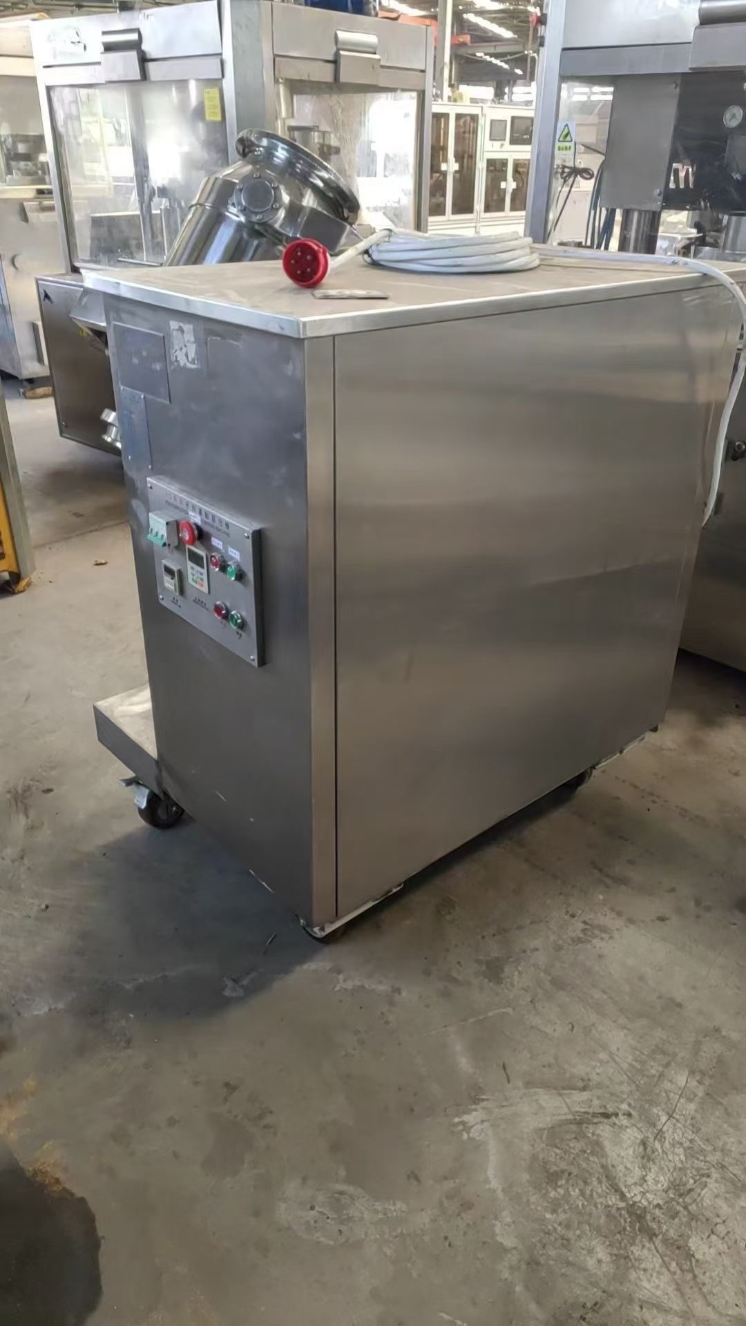 转让二手三维混合机 一台容积50升可换桶式三维运动混合机