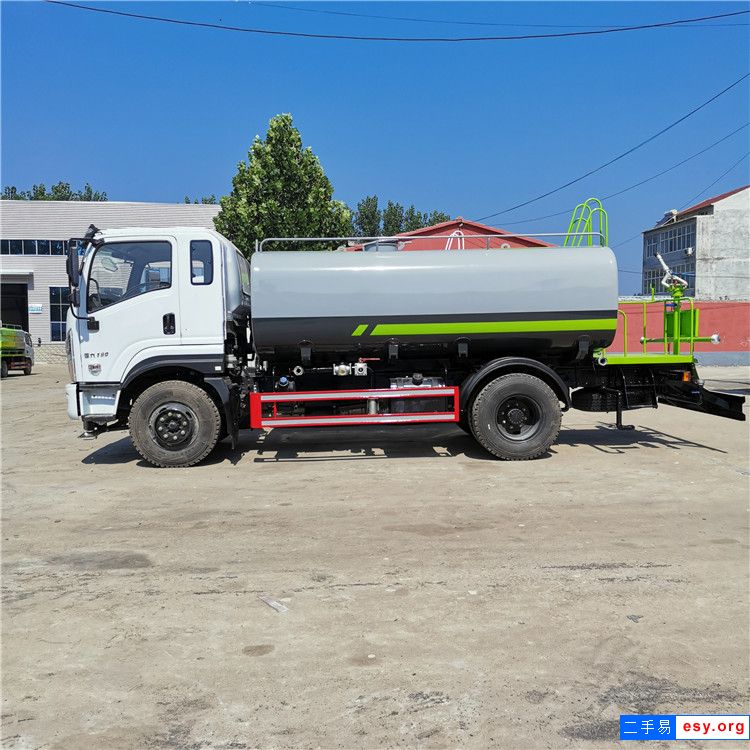 国六全手续东风二手洒水车 8吨水罐车