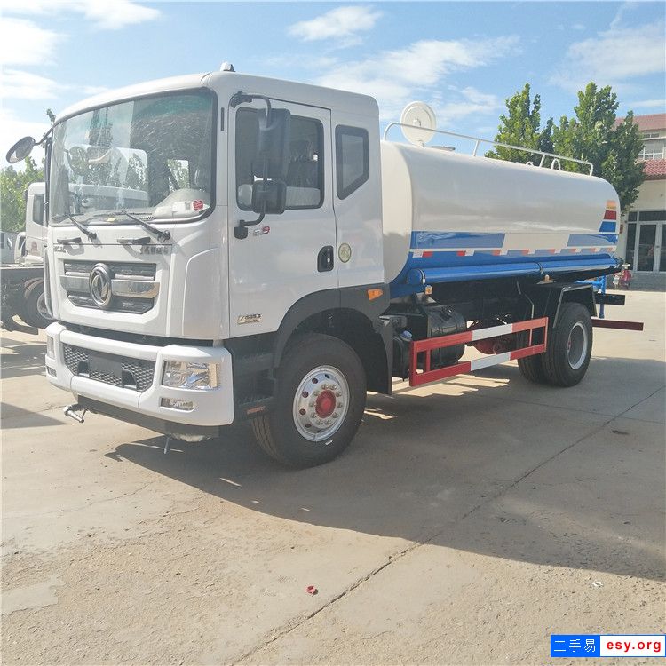 国六全手续东风二手洒水车 8吨水罐车