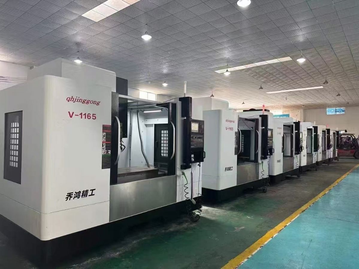 双胞胎乔峰v65三线轨加工中心，三菱M70系统，bt40主轴