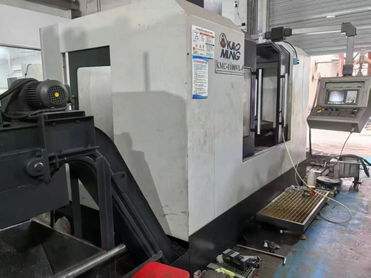 原装台湾高明1100 V模具机一台，15000转BT40主轴