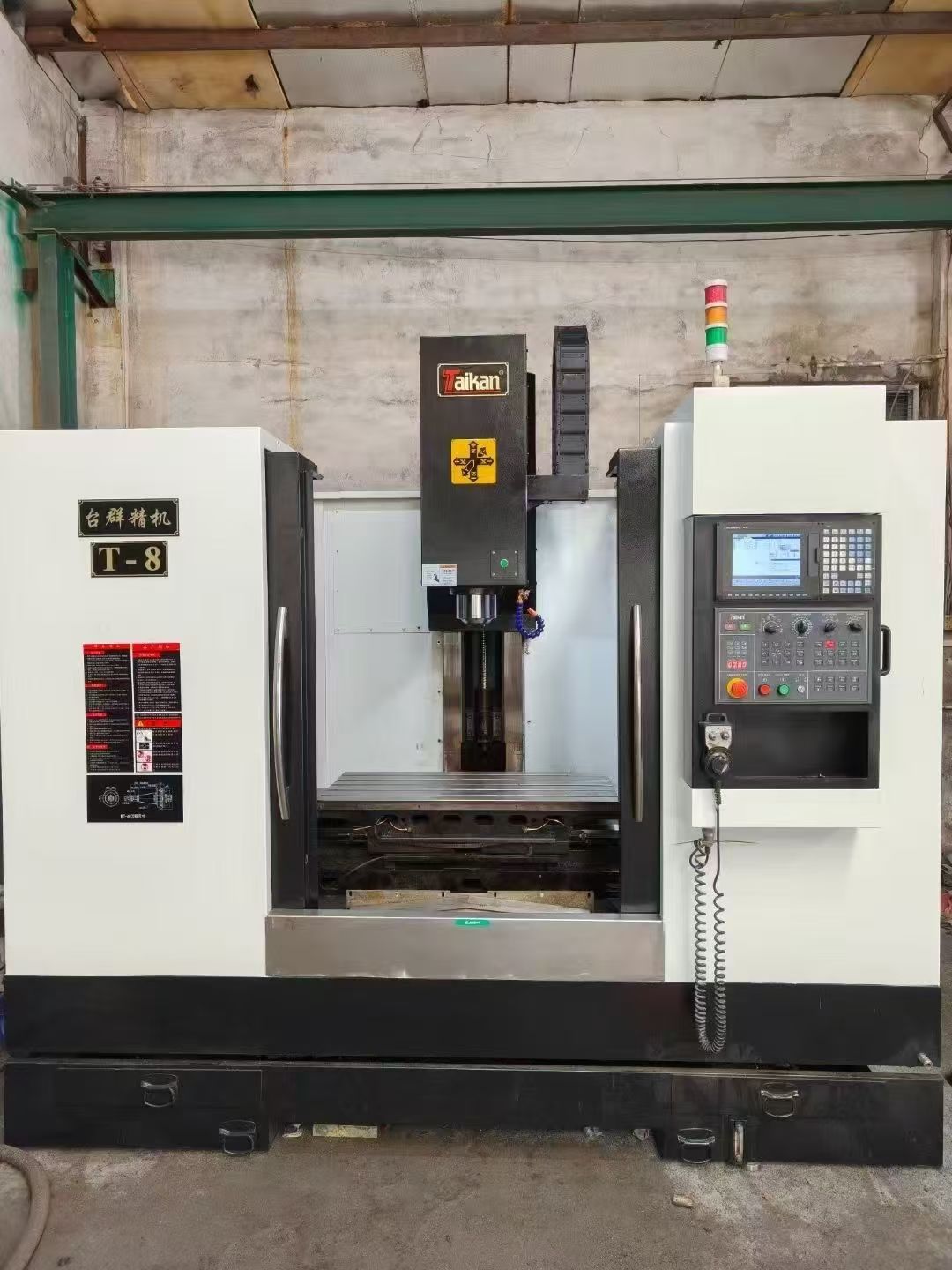 台湾YCM永进加工中心，型号MV168A，发那科MXP200i高配系统