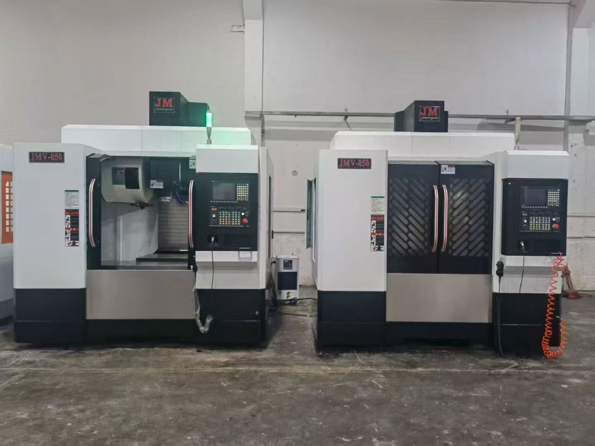惊爆价双胞胎炬名V850三线滚柱导轨加工中心，新代22MA系统