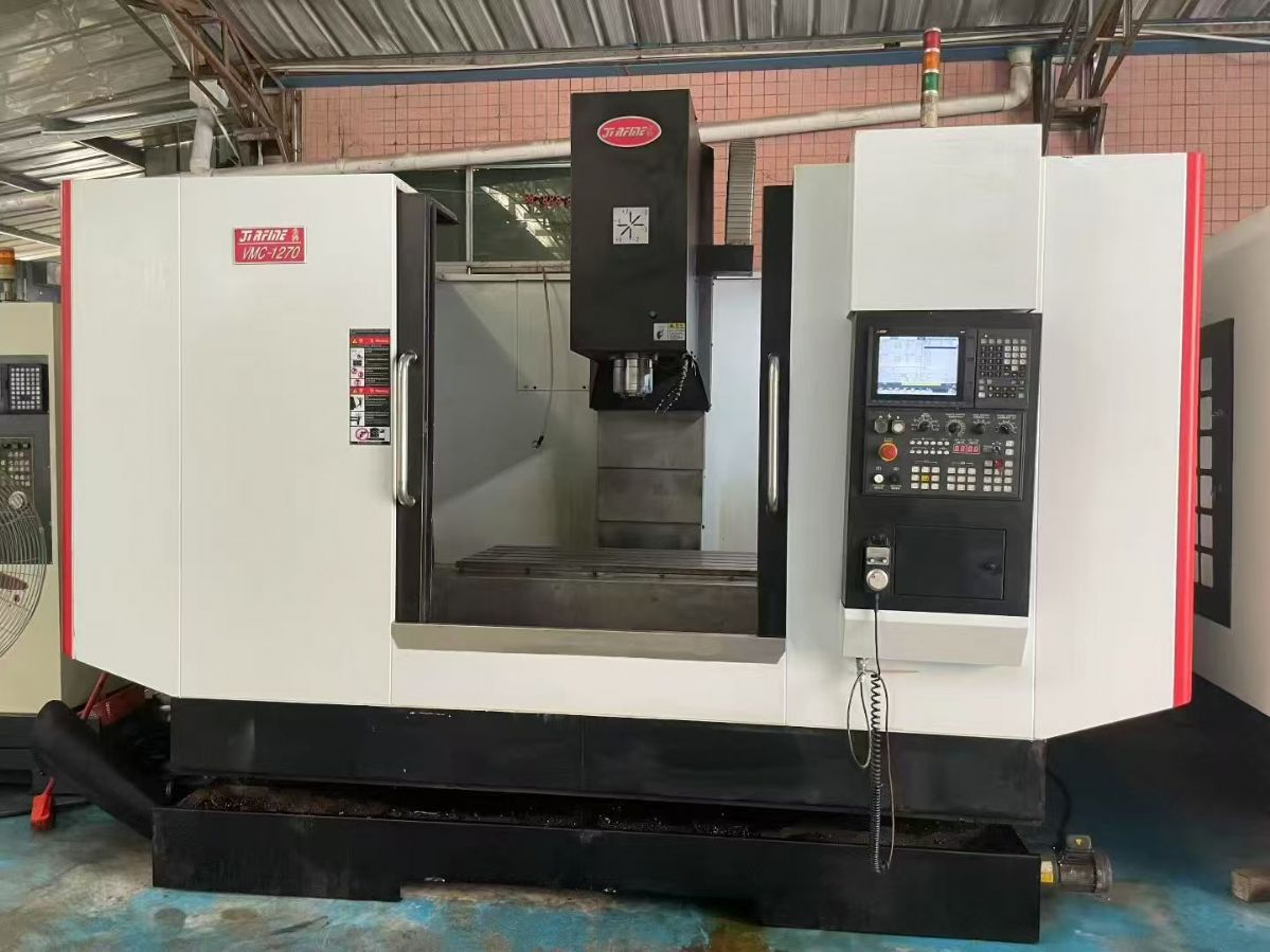 台湾兆群TV500小立加，，行程500×400×500，，20把刀