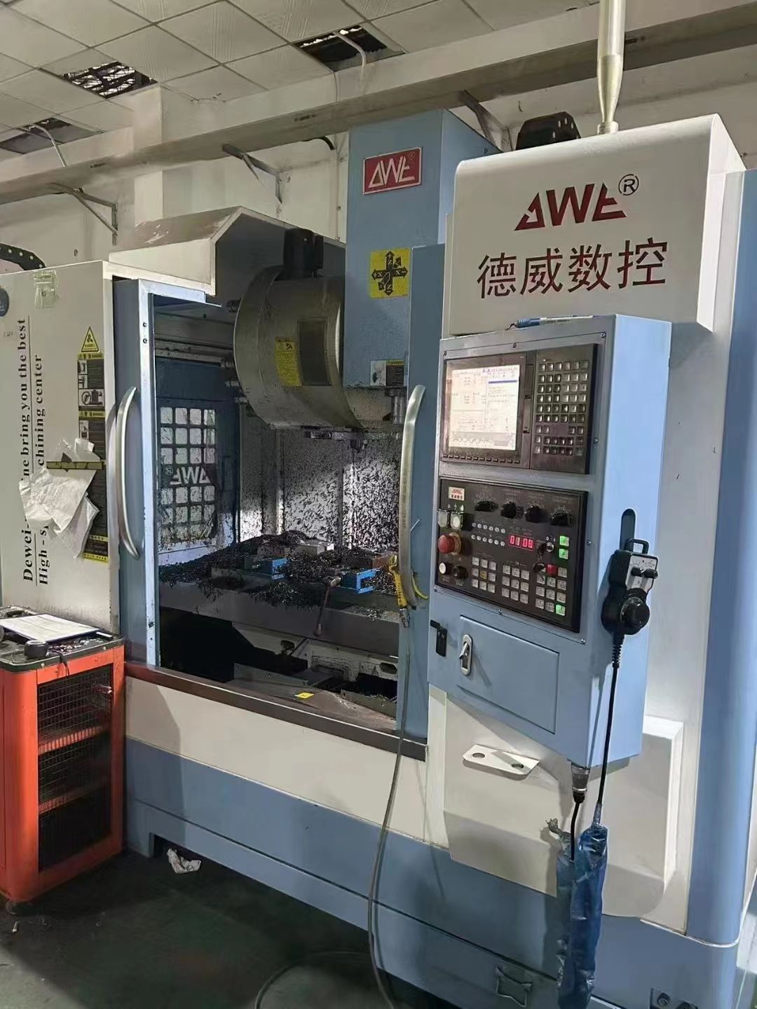 22年出厂德威850C 三轴硬轨加工中心机云南台正机身 导