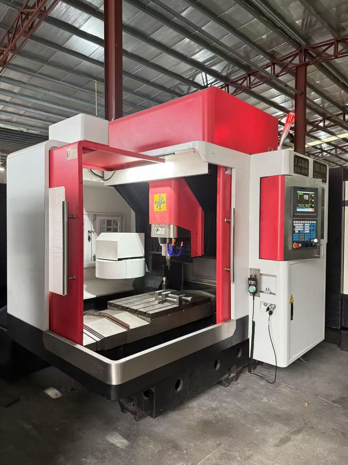 普拉迪4500型材机，铸件床身，重12吨，发那科系统