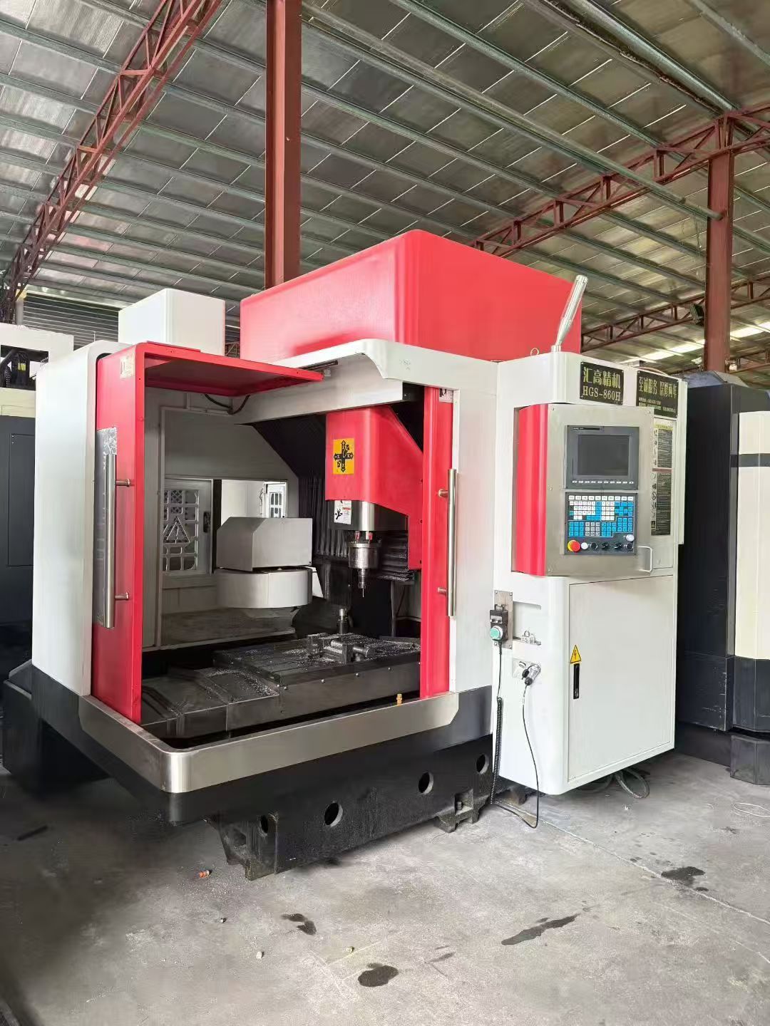 特价上新一批力友966三线轨加工中心机，三菱M80系统，重型三轴配45