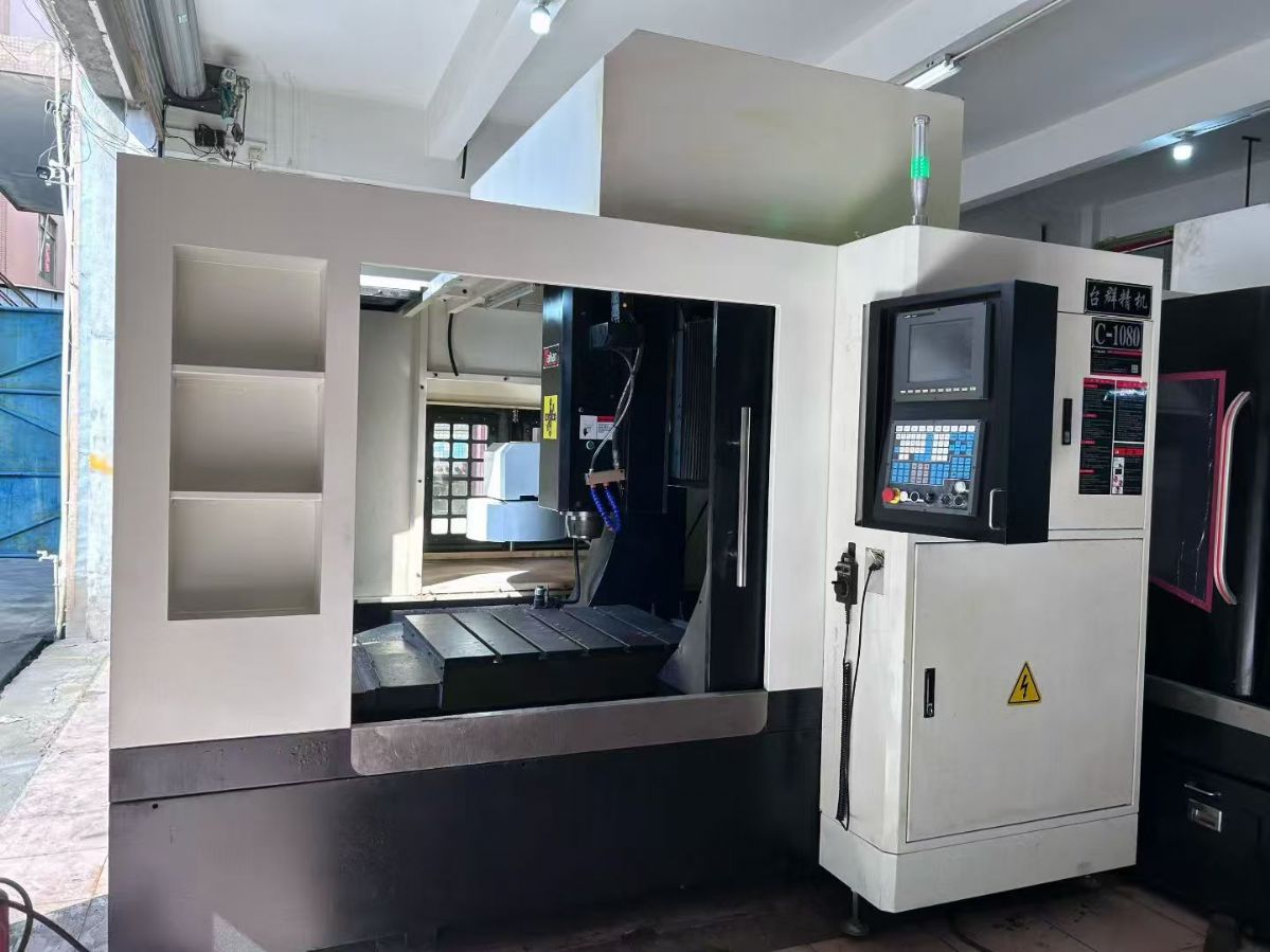 上新台湾仕元VMC-966加工中心，三菱M70系统