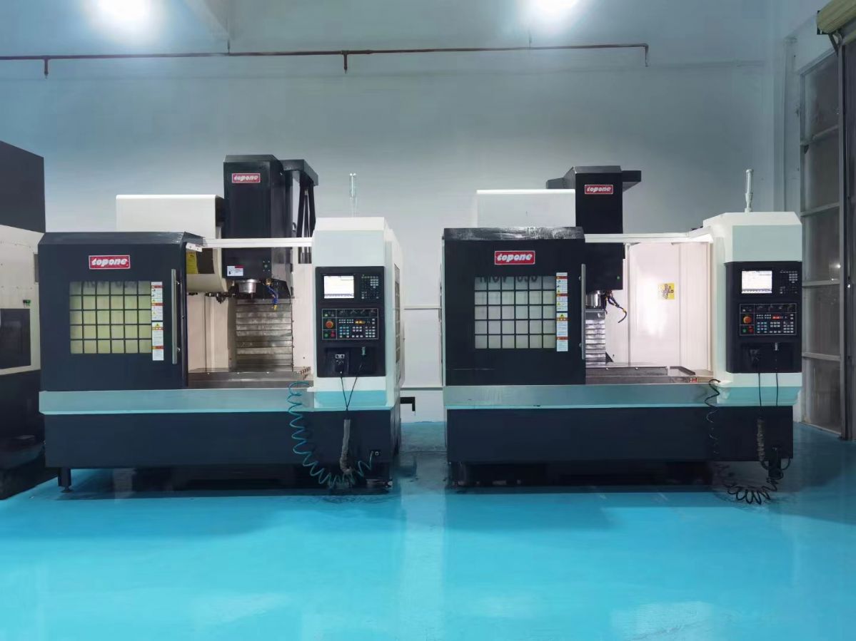 台湾旭正MCV-855加工中心同款2台，三菱M80系统，主轴12000
