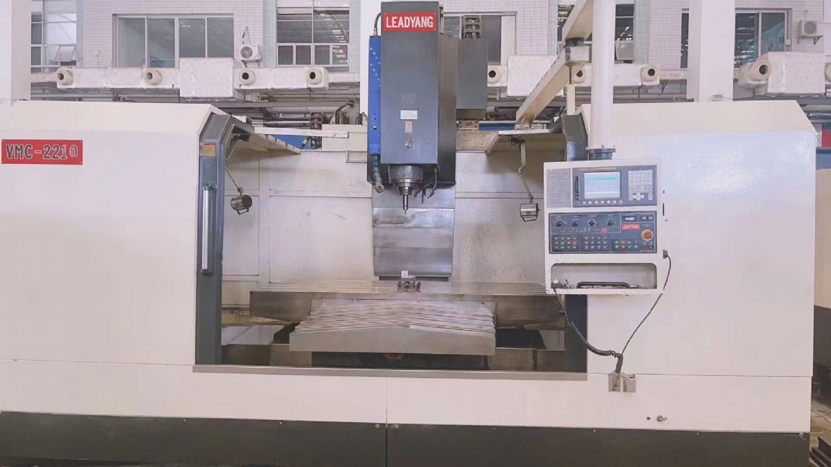 转让台湾立扬2210加工中心，三硬轨，价格美丽