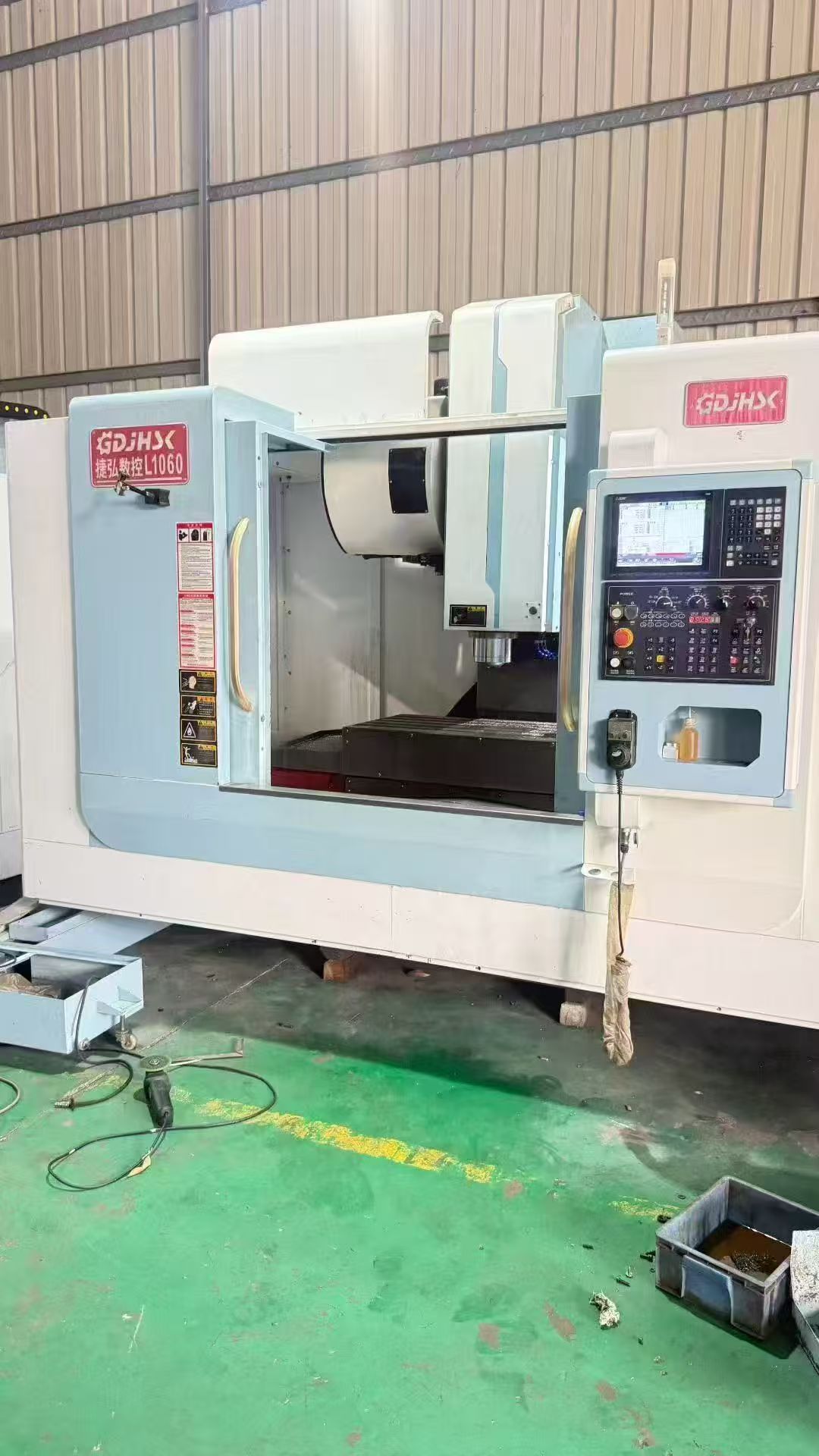 特价捷弘1060个850两线一硬加工中心，带刀库，带170四轴