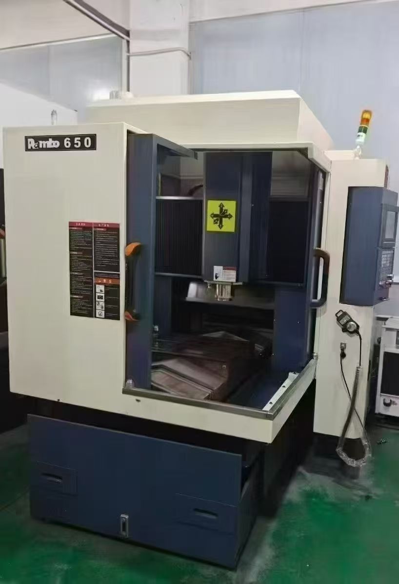 性价比超高带刀库精雕机，恒裕650精雕机，新代21ma系统