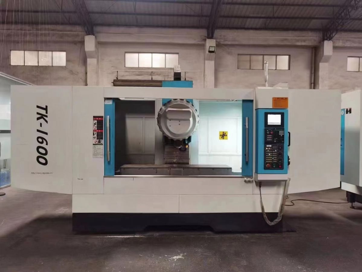 转让台湾立扬2210加工中心，三硬轨，价格美丽