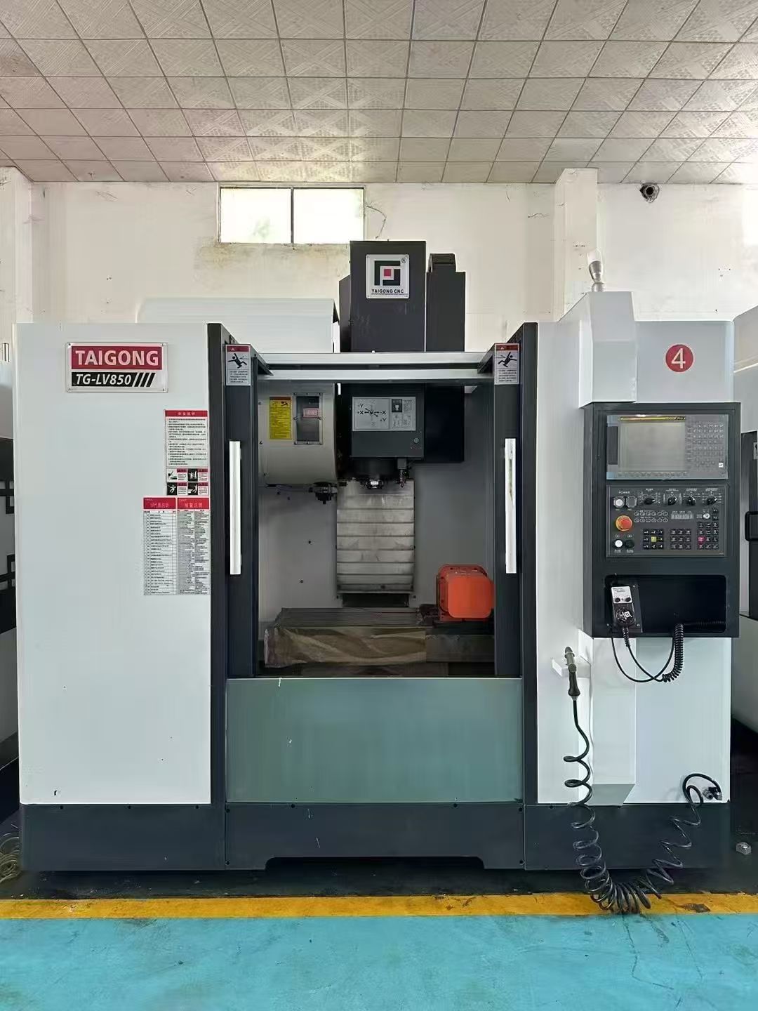 惊爆价乔鸿650精雕机,新代21ma系统,ER32强力主轴7.5千瓦2