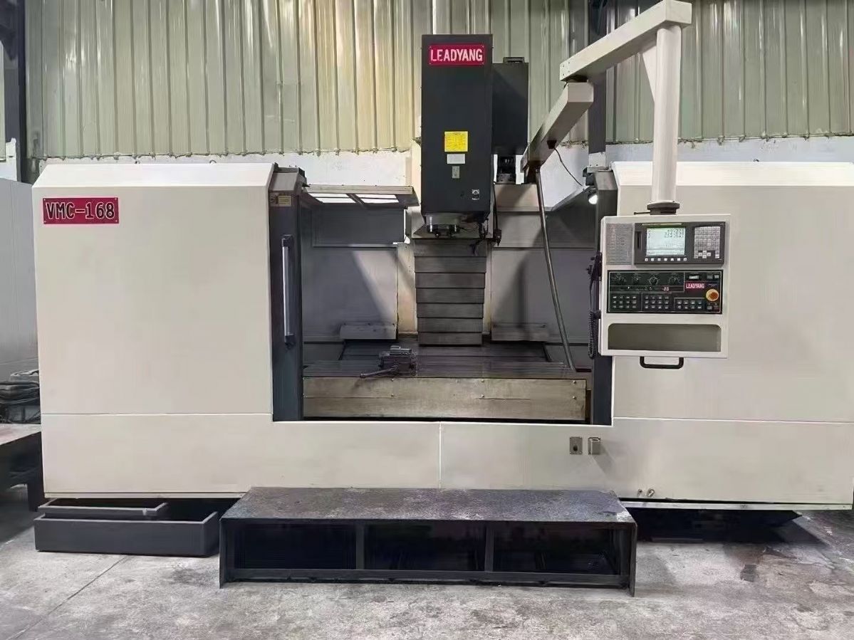 特志远V6加工中心同款3⃣️台，三菱M70系统