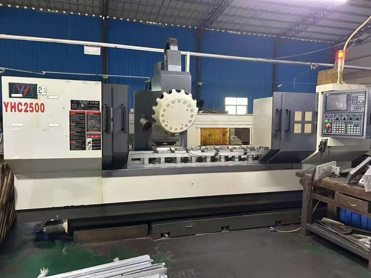 惊爆价华亚2500大钻攻机，三轴行程X2500.Y420.Z300.，