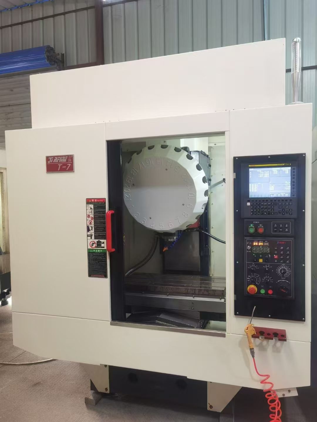 乔锋T-7钻攻2台，发那科plus系统