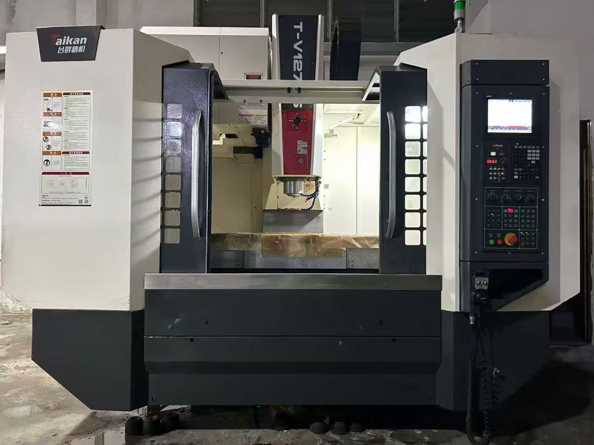 惊爆价乔鸿650精雕机,新代21ma系统,ER32强力主轴7.5千瓦2