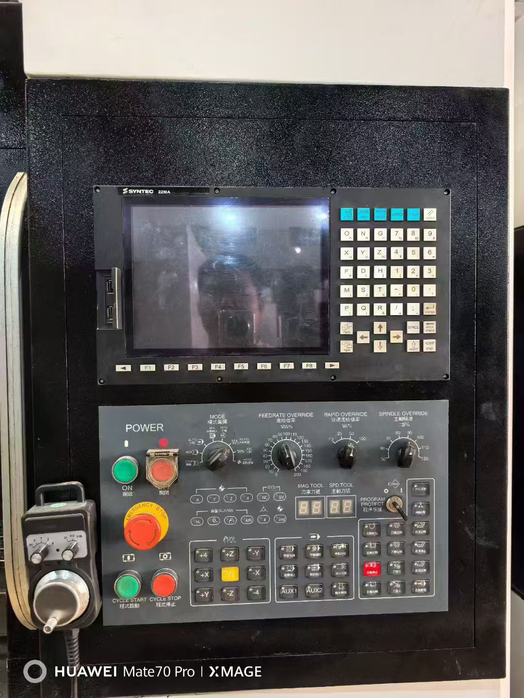 上新同款两台巨高850加工中心，两线一硬