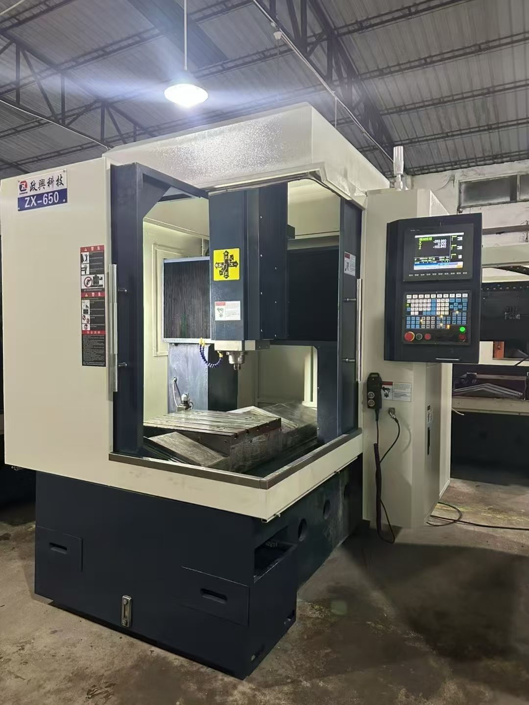 性价比顶高工厂在位T6钻攻中心两台，新代21ma